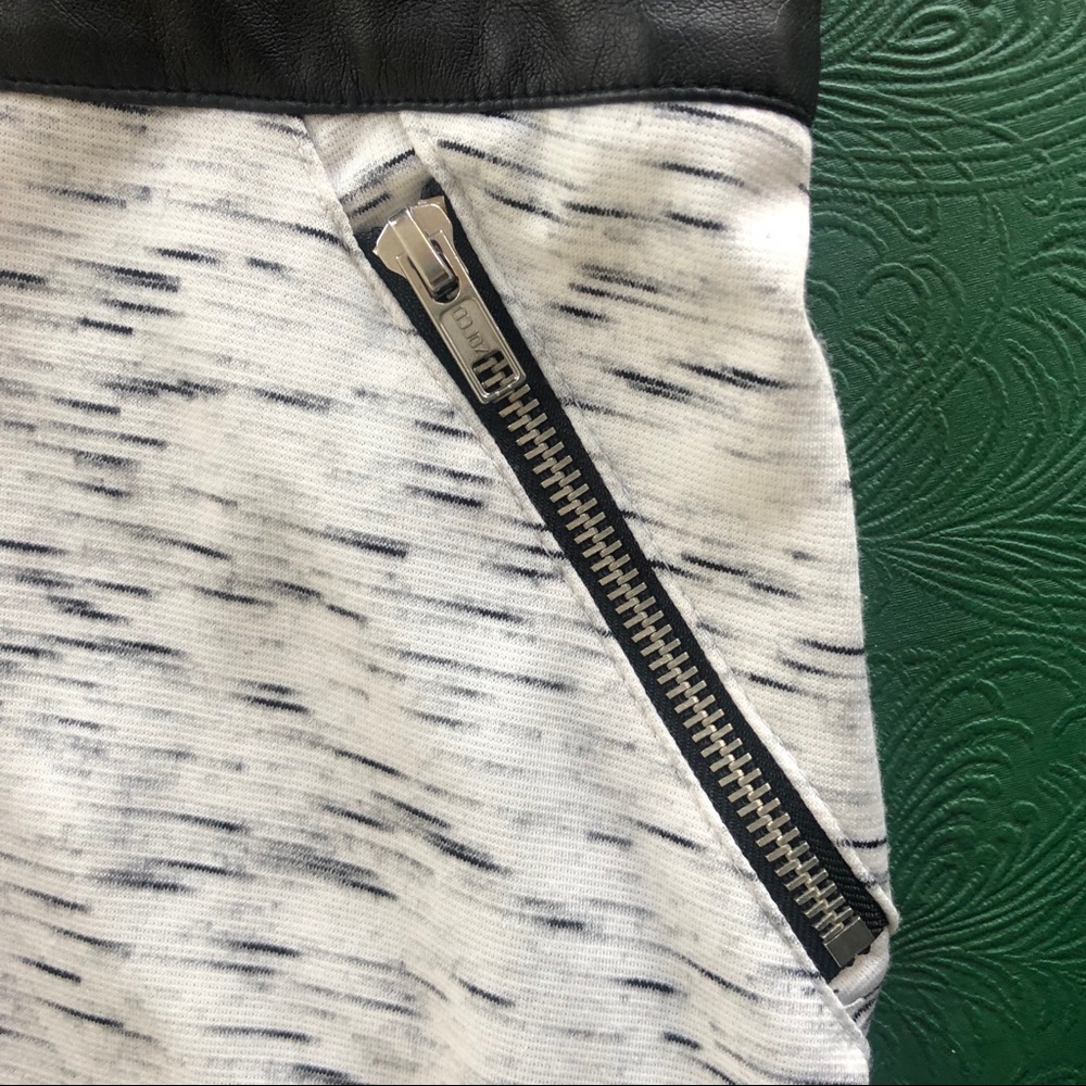 Rock & Republic Zipper Skirt - Picture 2 of 5